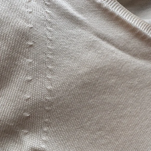 Banana Republic Soft Cream/Ivory V-Neck Merino Wool Sweater - XSmall - Picture 4 of 6